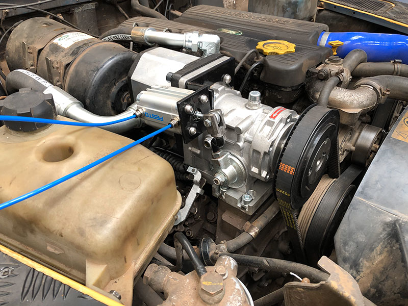 Hydraulic pump and drive clutch